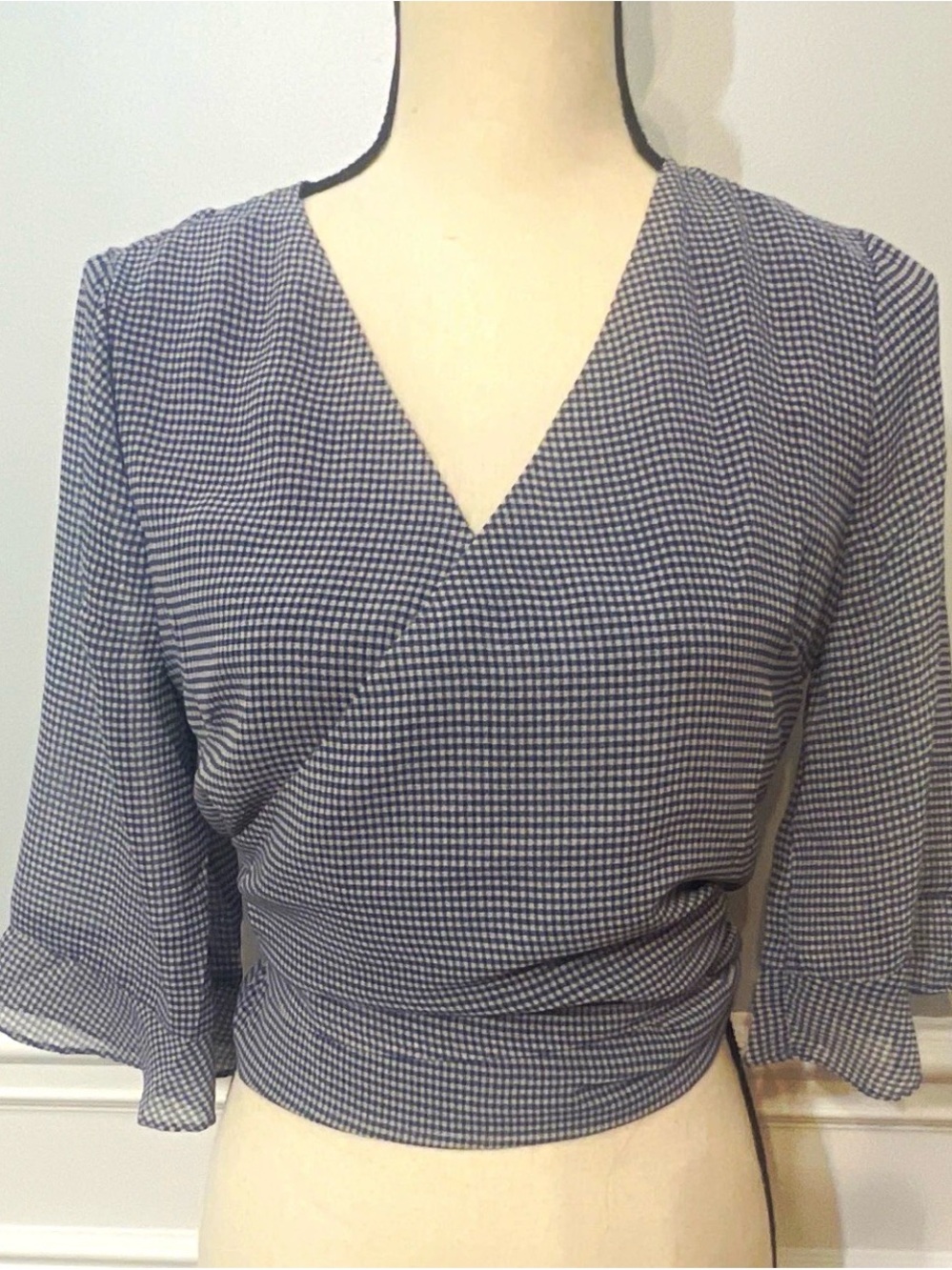 Sadie & Sage Wrap Cropped Flutter 1/2 Sleeve Top Blouse Fitted M Gingham